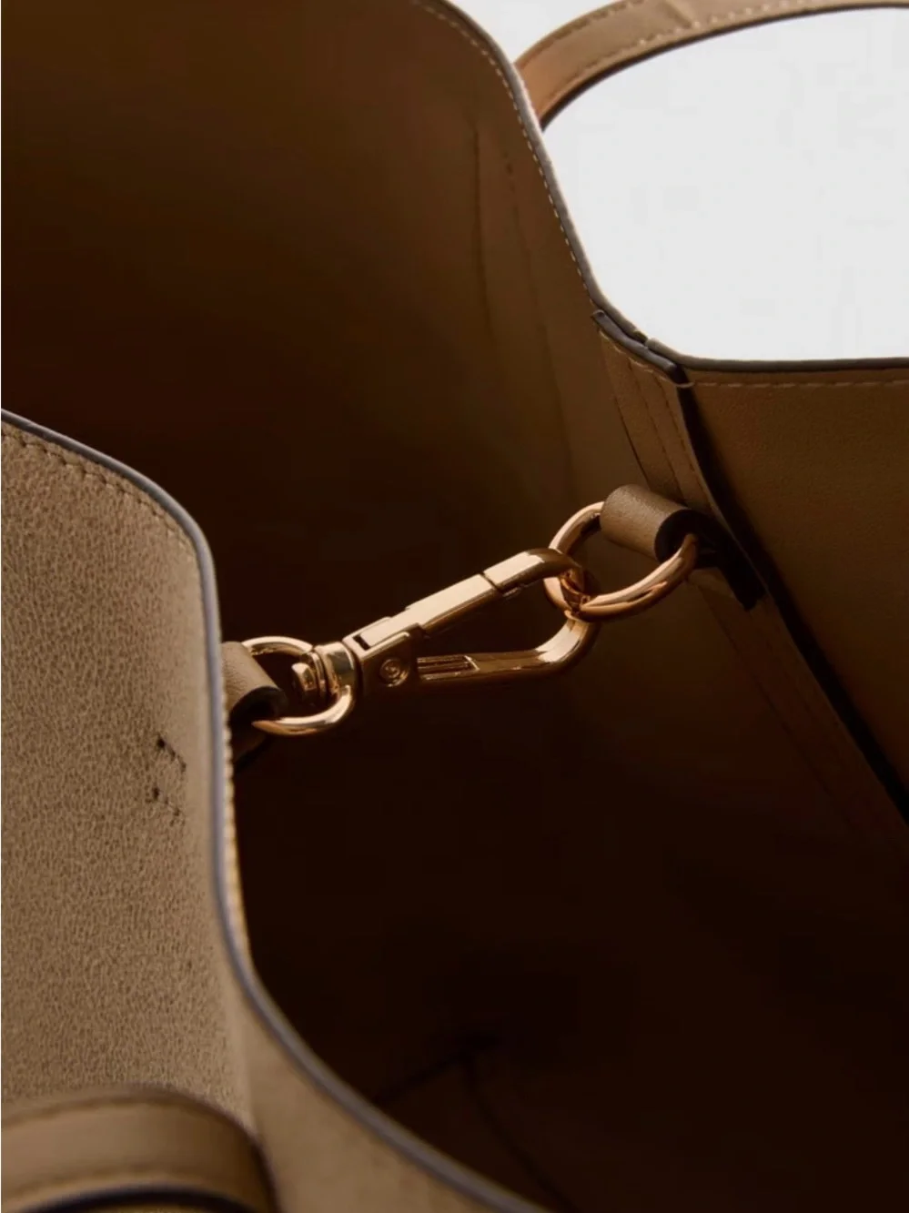 Classic Womens Tote Bag in Camel